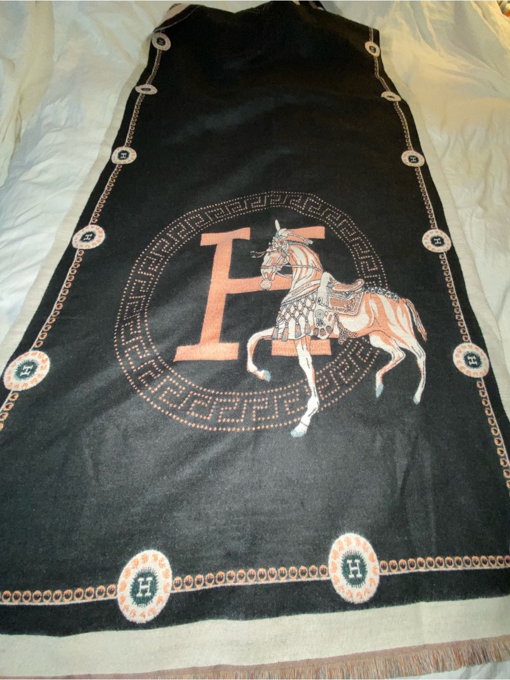 Luxury Black and Tan Horse-Emblem scarf Throw cashmere